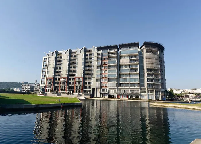 Quayside Waterfront Apartment