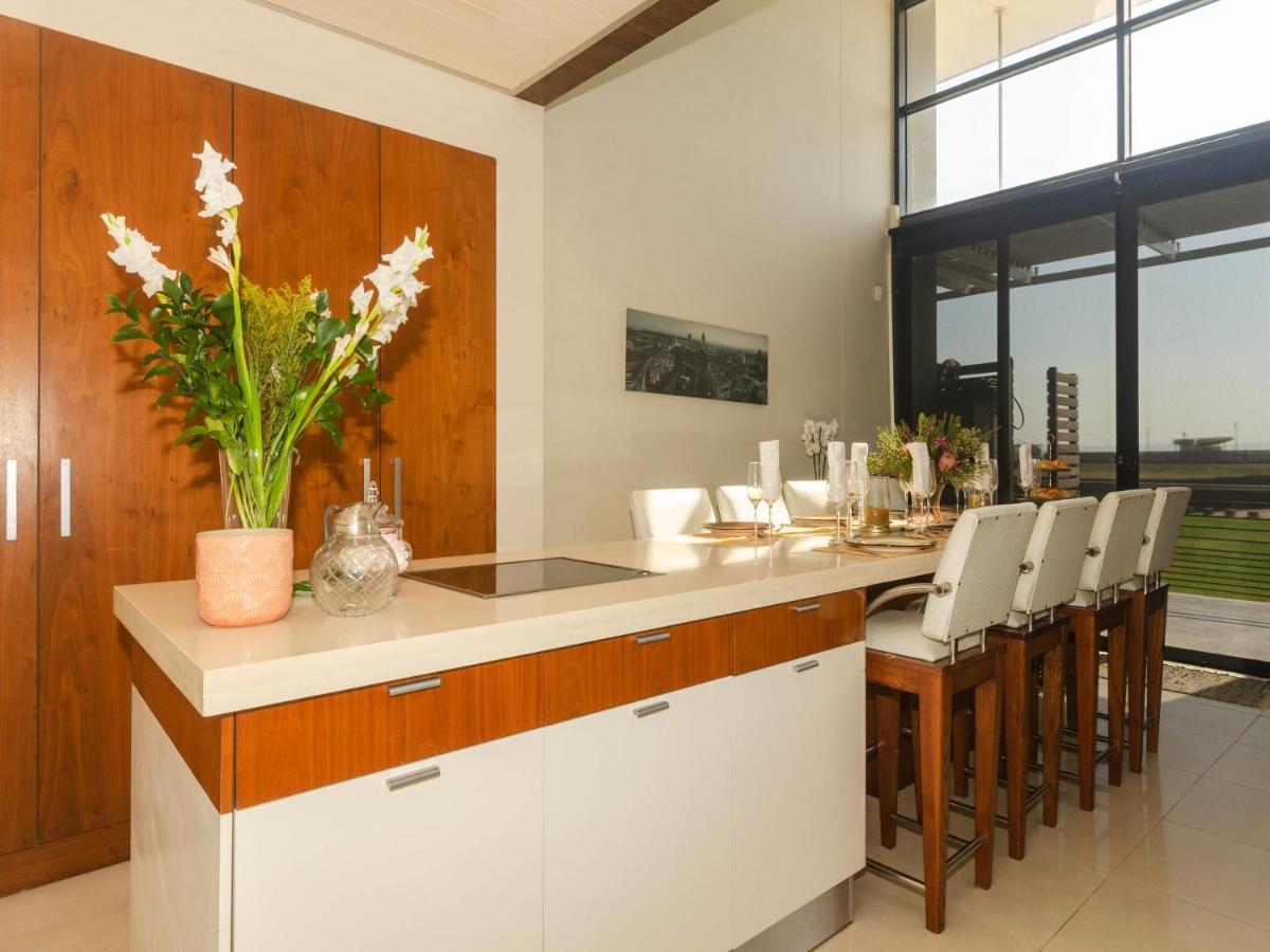 Quayside Waterfront Apartment *
