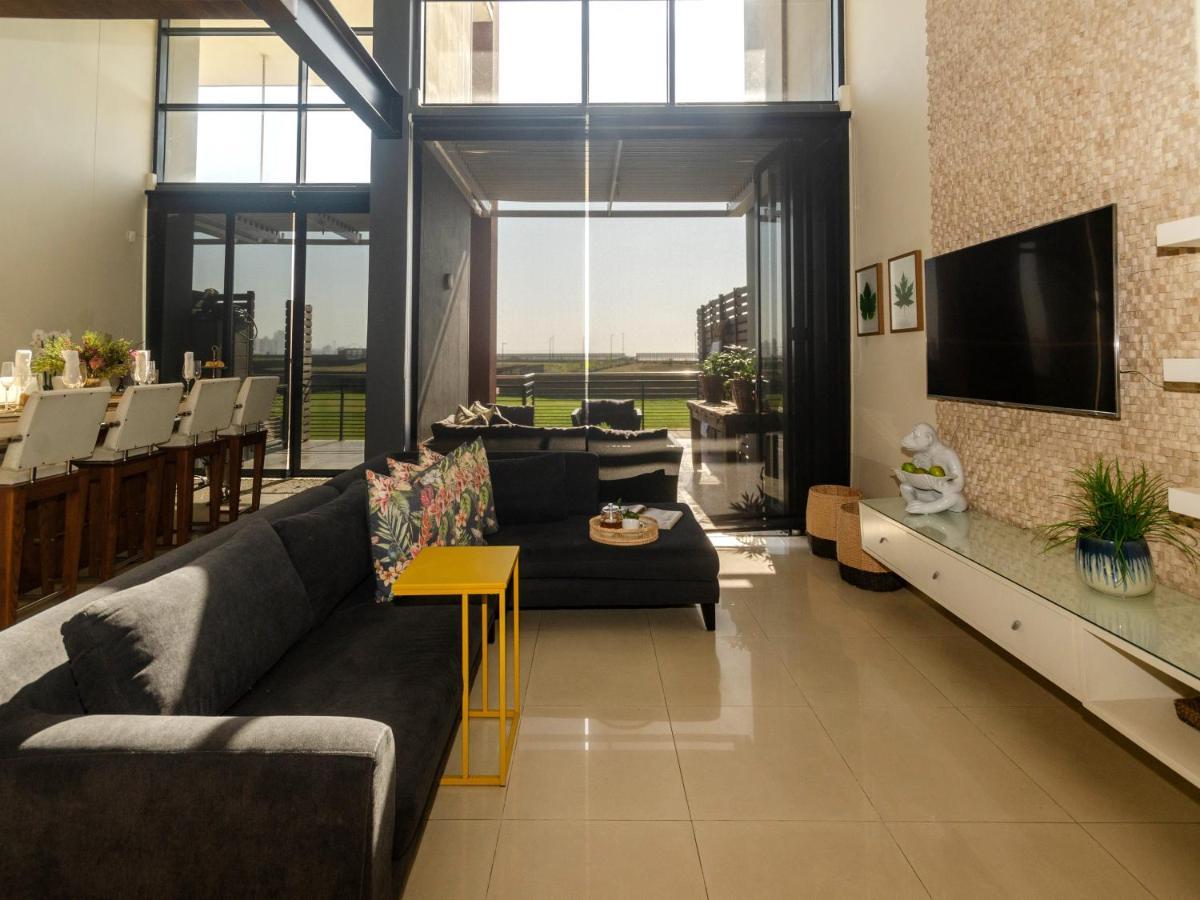 Quayside Waterfront Apartment *
